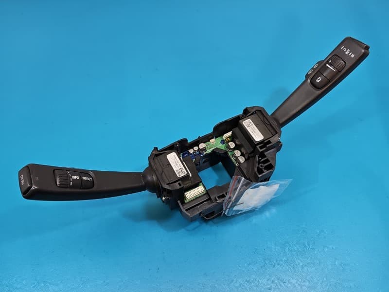 Przełącznik zespolony VOLVO V70 III 30798458 30798465 30737117
