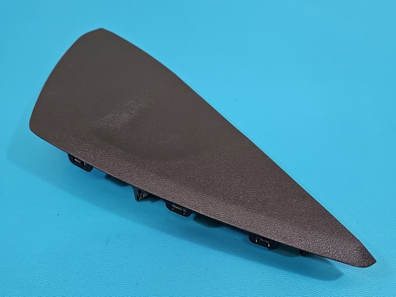 Osłona ZAŚLEPKA PLASTIK Prawa BMW iX1 U11 9461468