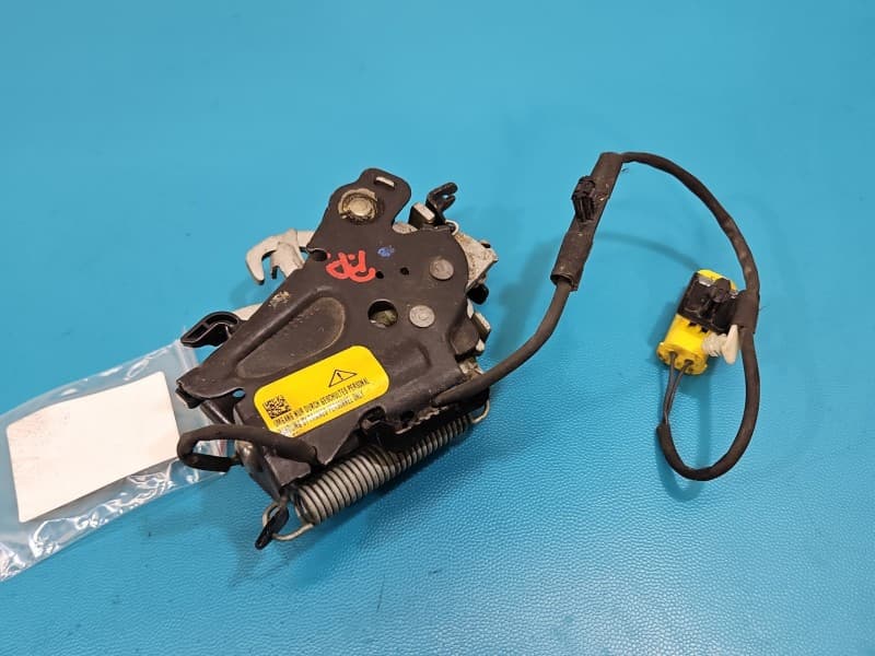 Zamek maski BMW G14 G15 G16 7347411