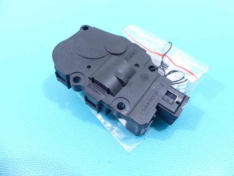 Silniczek nawiewu NAGRZEWNICY Vw Touareg II 10- 16450178 EFB440 EUROPA