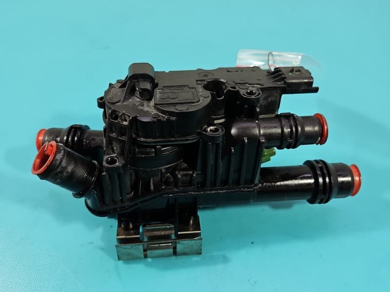 Obudowa Peugeot 301 1,6 hdi 9803549480 TERMOSTATU