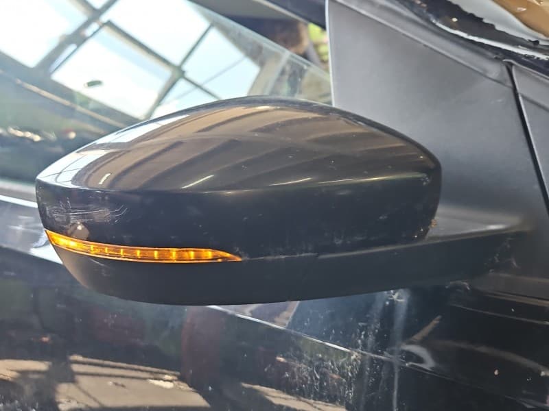 Lusterko prawe Vw Polo V 6R 09- 6pin. Rysy na obudowie europa