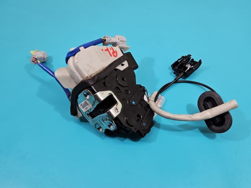 Zamek przód lewy Kia Optima IV 15-20 EUROPA 8pin 81310-D4060