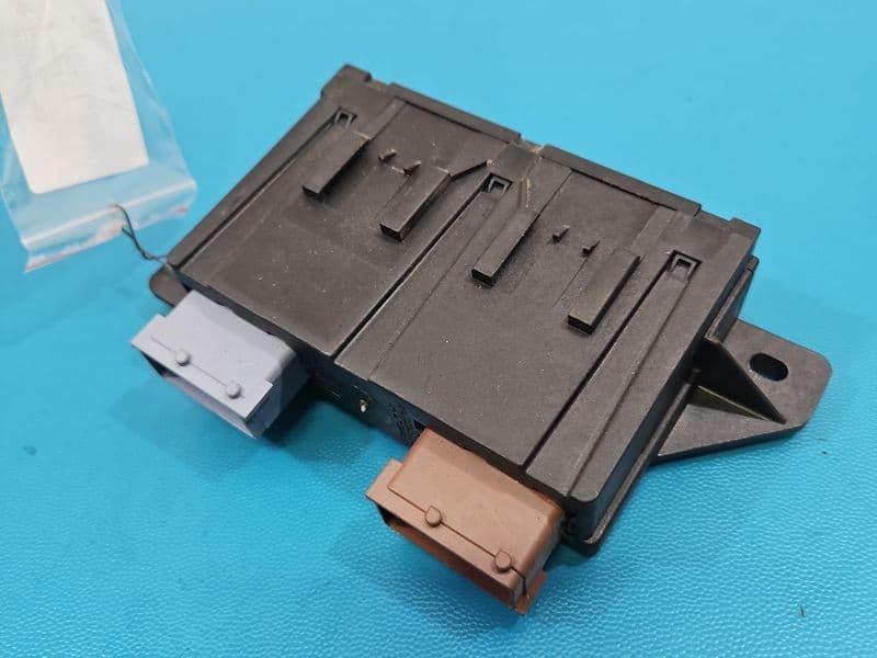 Sterownik moduł HAKA Uszkodzone mocowania Citroen C4 Picasso II 13-19 9665524180