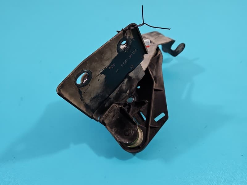 Mocowanie uchwyt pompy abs Vw Caddy IV 5Q1614235H