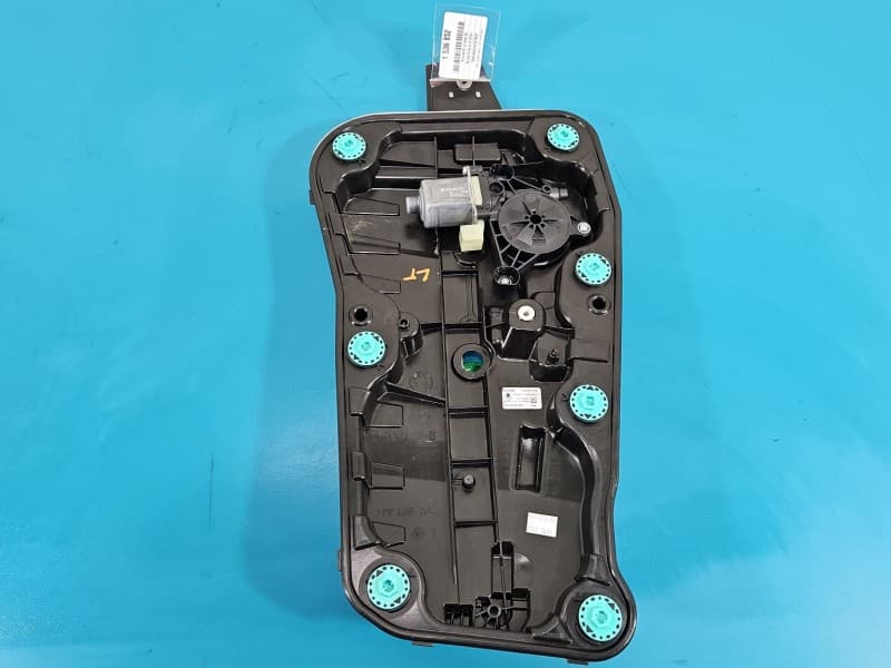Podnośnik tył lewy SZYBY WINDA 5E3839655 2pin Skoda Octavia IV kombi