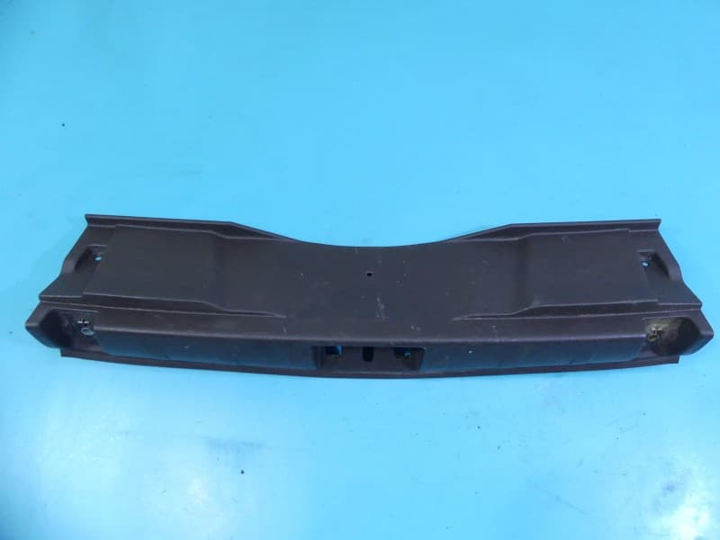 Osłona ZAŚLEPKA PLASTIK SOŁONA PASA TYLNEGO Jeep Renegade 14- 735579495