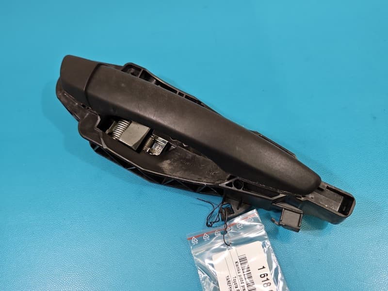 Klamka przód prawa zewnętrzna Toyota Proace City 9802977180 Ewp