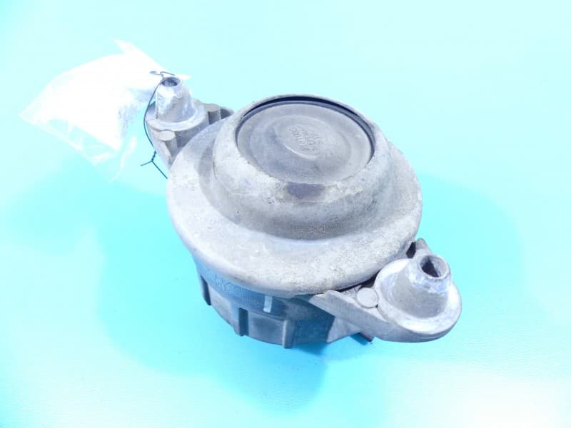 Łapa silnika Mercedes W204 3,0 V6 A2042400917