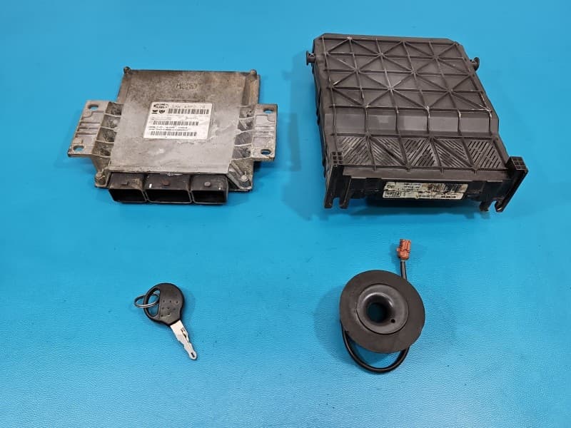 Komputer Sterownik silnika Peugeot 206 1,1 8V IAW 48P2.76 9648620880