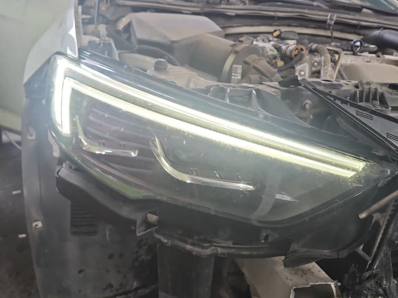 Reflektor prawy lampa przód Opel Insignia B EUROPA 39122975