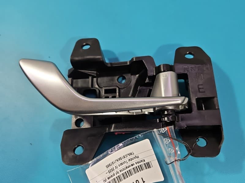 Klamka wewnętrzna tył prawa Hyundai Tucson IV 20- 03623-N7000