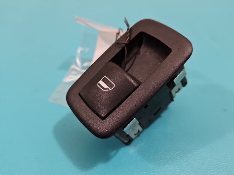 Przełącznik szyb Dodge Caravan V 07-20 tył lewy EU 68110869AA