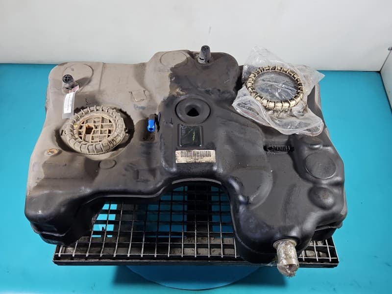 Zbiornik paliwa bak Ford Kuga Mk1 I 08-13 2,0 tdci 9V41-9002-BB