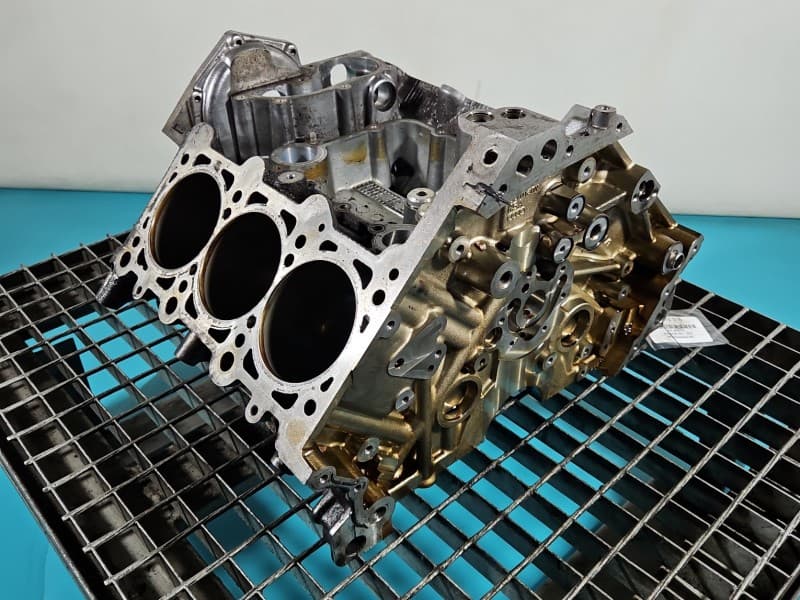 Blok silnika AUDI A4 B8 3,2 V6 FSI CAL