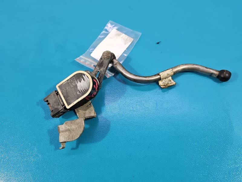 Czujnik poziomowania xenon Bmw F32 F33 F36 6860843
