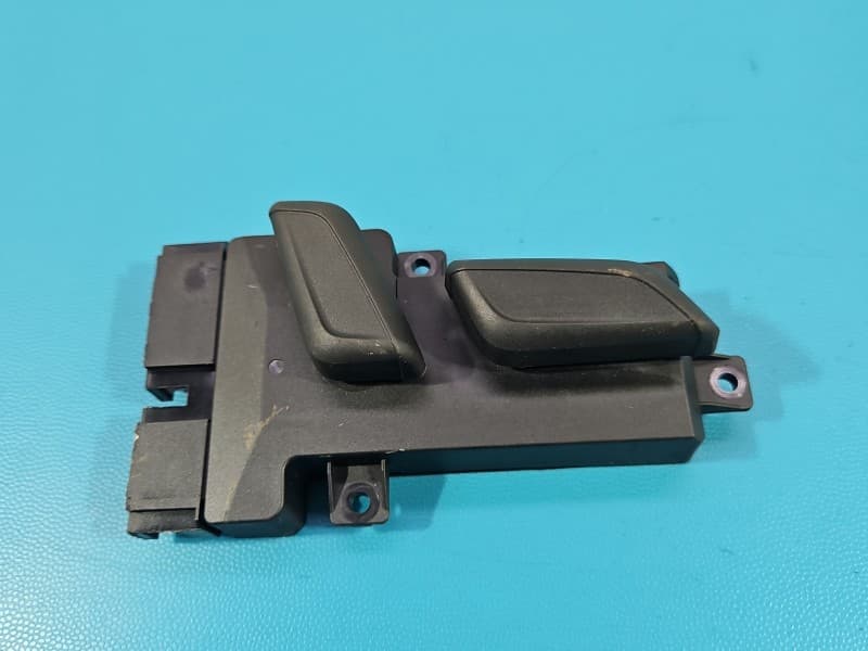 Przełącznik regulacji fotela przód prawy Audi A5 F5 8W0959748B