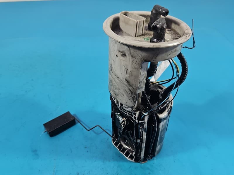 pompka Pompa paliwa Audi A6 C5 1,9 tdi 4B0919050D 4PIN