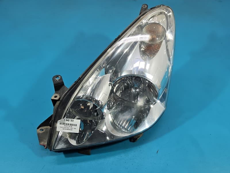 Reflektor lewy lampa przód Toyota Corolla Verso II EUROPA