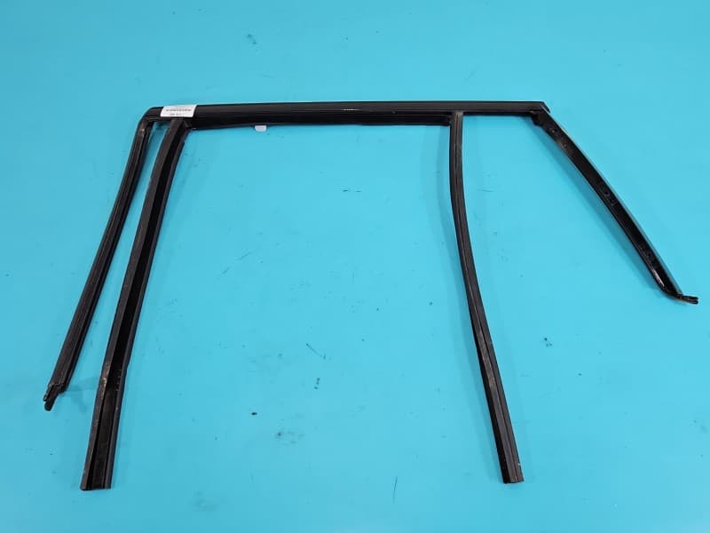 Uszczelka drzwi tył lewa BMW iX3 G08 7410049