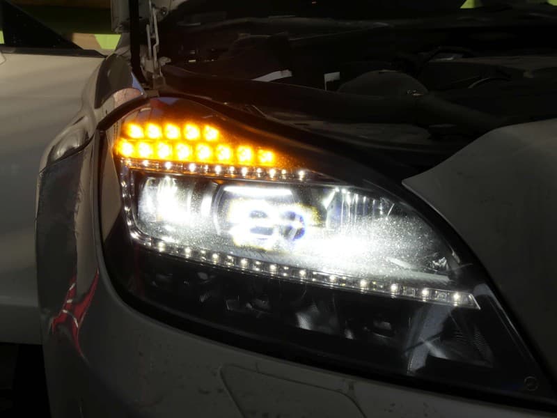 Reflektor prawy lampa przód Mercedes CLS II C218 W218 218 EUROPA A2188209261