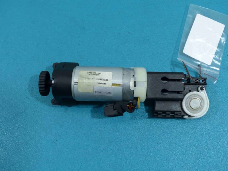 Silniczek WINDSHOT OSŁONY WIATROWEJ Mercedes E C207 A207