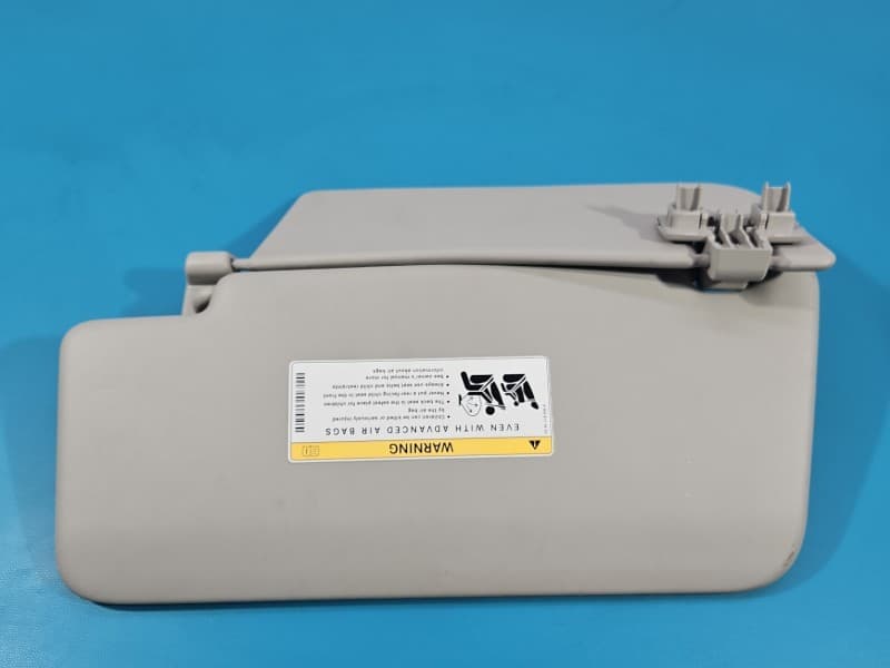 Przesłonka prawa Mercedes ML W166 DASZEK osłona przeciwsłoneczna A1668100410