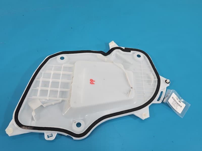 Osłona ZAŚLEPKA PLASTIK DRZWI PRZEDNICH PRAWYCH Toyota Rav4 V 67831-42090