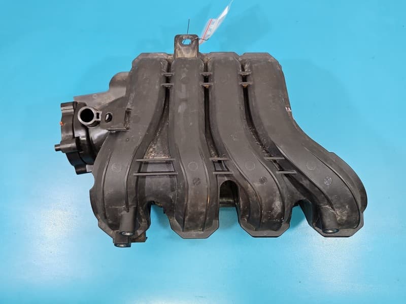 Kolektor ssący kia Stonic 17-20 1,2 16V CVVT