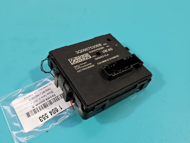 Sterownik moduł GATEWAY, uszkodzone mocowanie Skoda Fabia IV 3Q0907530BB