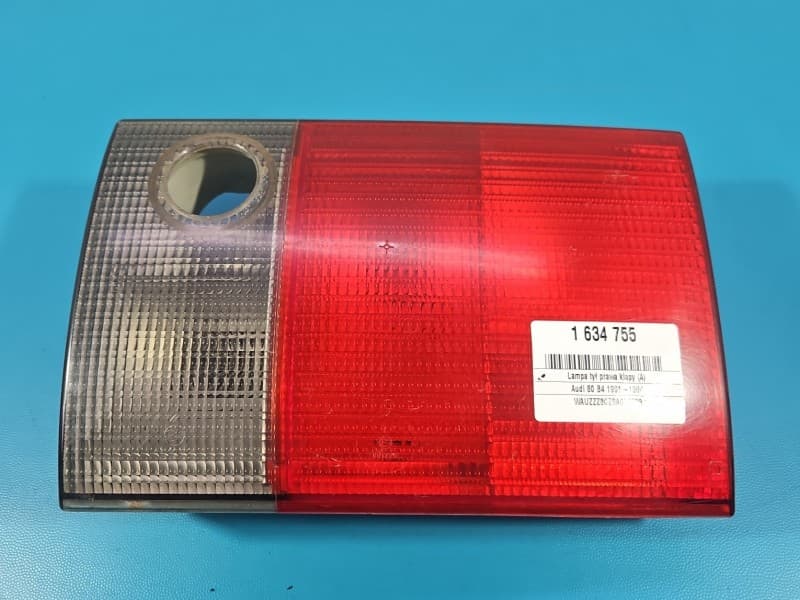 Lampa tył prawa klapy Audi 80 B4 sedan EUROPA 8A0945094