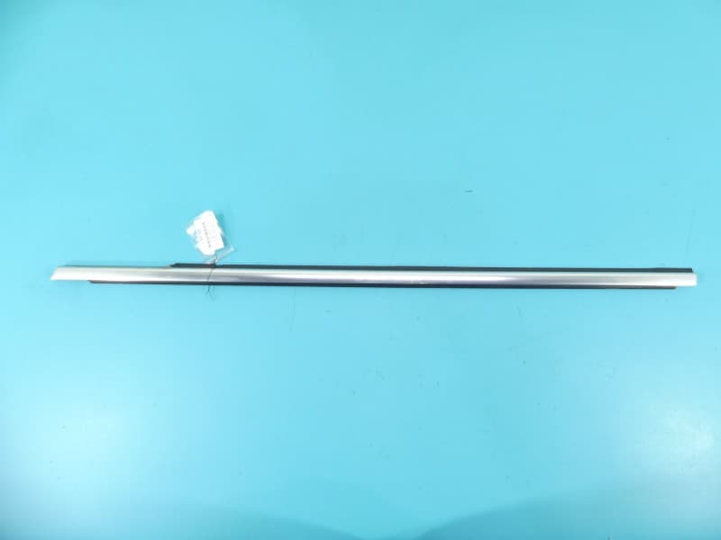Listwa drzwi przód lewa Vw Passat CC 3C8837475F