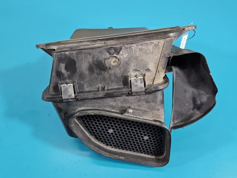 KIEROWNICA Wlot powietrza Mercedes ML W164 4,0 CDI A1648300053