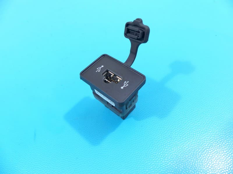 Gniazdo USB Alfa romeo 159 156074010