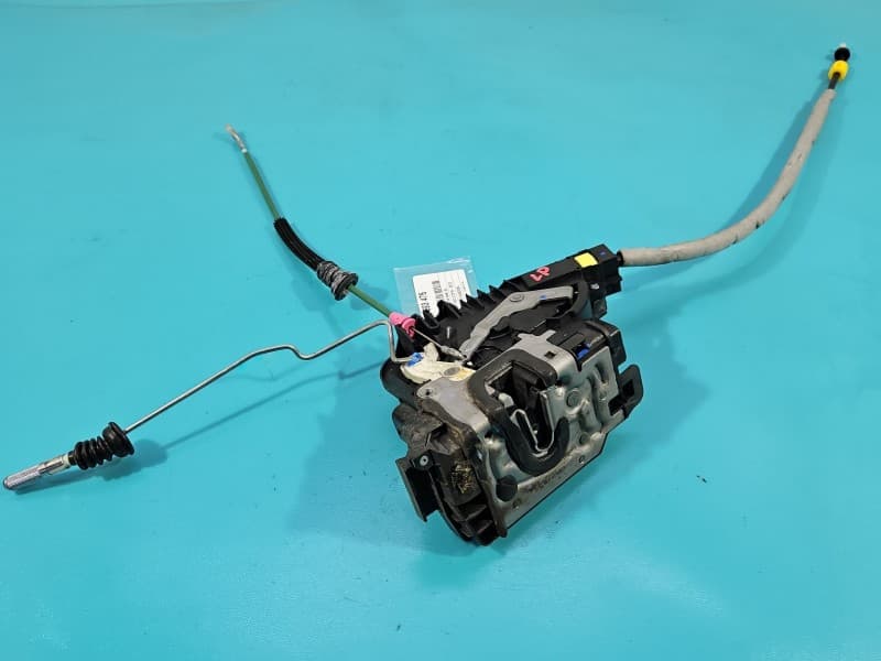 Zamek przód lewy Mercedes W213 EUROPA 4pin A2220063999