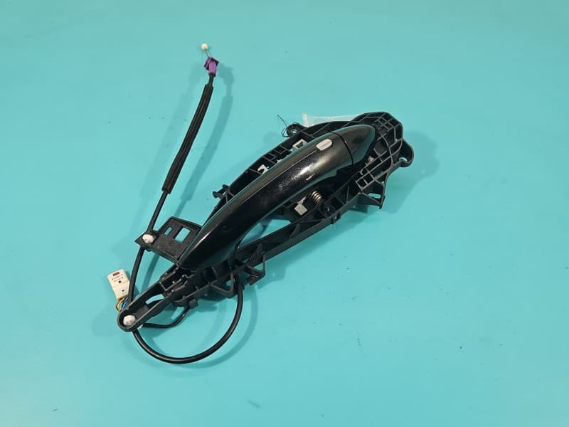 Klamka przód prawa zewnętrzna Opel Insignia B 13515503 czarny z510
