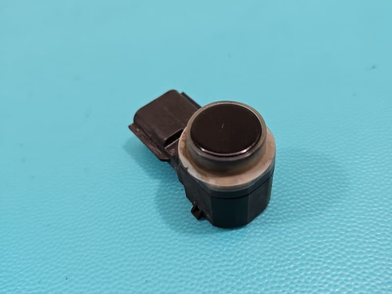 Czujnik parkowania PDC Renault Clio IV 12-20 czarny TEGNE 284429973R