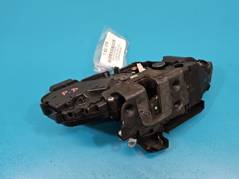 Zamek przód prawy Ford Kuga Mk1 I 08-13 EUROPA 10+4pin 8V4A-S26412-GA