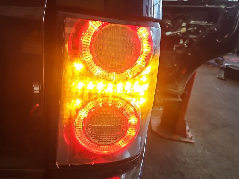 Lampa tył prawa błotnika Land Range Rover III L322 01-12 HB EUROPA