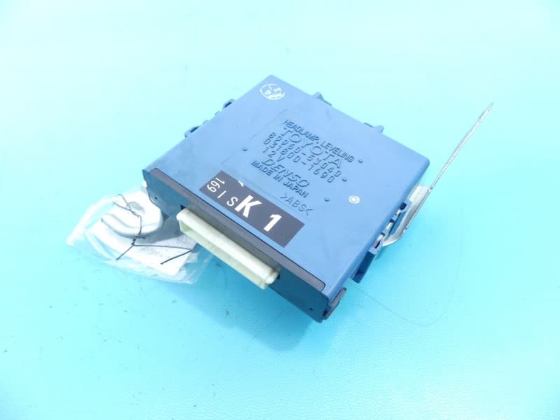 Sterownik moduł 32 PIN / ŚWIATEŁ / LAMP LEXUS IS II 05-13 89960-53040 031800-1690