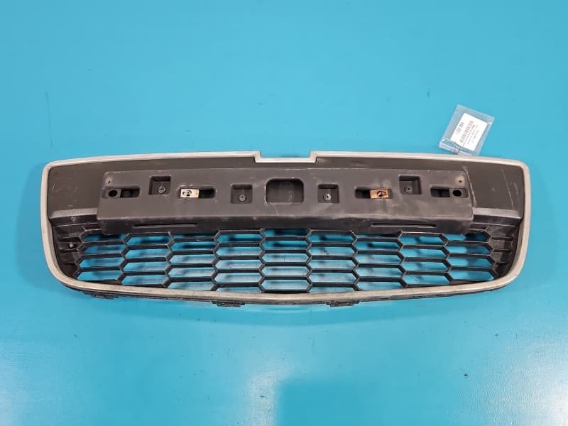 Zaślepka kratka zderzaka środkowa atrapa Chevrolet Aveo T300 95019926