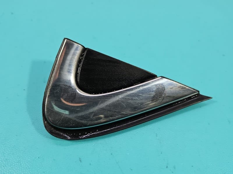 Osłona ZAŚLEPKA PLASTIK błotnika przód Renault Kadjar 638745410R