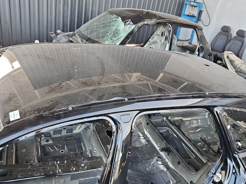Dach Audi A4 B9 kombi LY9T 5d