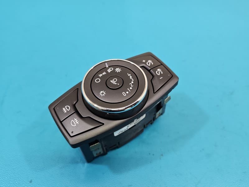Przełącznik włącznik świateł Ford Mondeo Mk5 AV1T-13D061-AC