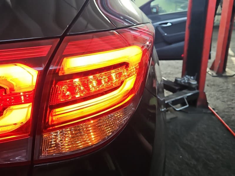 Lampa tył prawa błotnika Hyundai I40 kombi EUROPA 92402-3Z5
