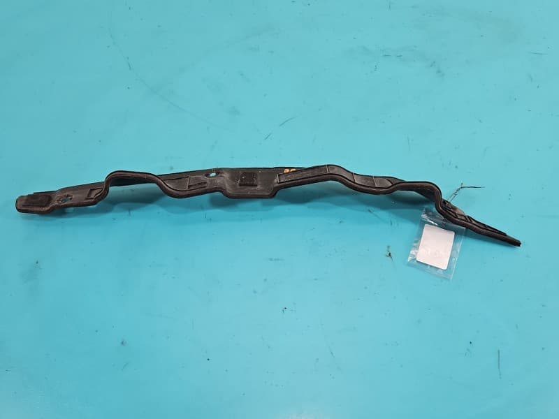 Osłona ZAŚLEPKA PLASTIK LISTWA MIĘDZY BŁOTNIKIEM A DRZWIAMI Hyundai Elantra VI 15-20 84142-F2000