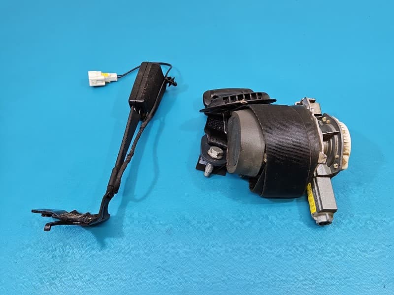 Pas bezpieczeństwa przód lewy kierowcy Citroen C4 Cactus 14-20 EU 98009786XX 98009728XT