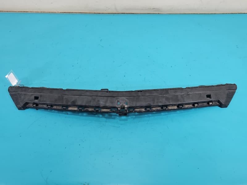 Osłona ZAŚLEPKA PLASTIK ślizg zderzaka przód MERCEDES W176 A1768850365