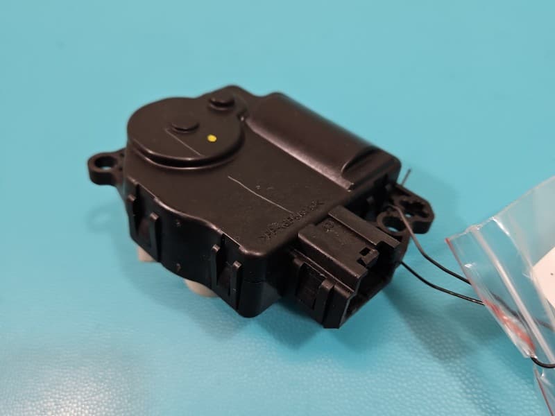 Silniczek nawiewu NAGRZEWNICY Ford Fiesta Mk8 H1BH19E616AA EUROPA