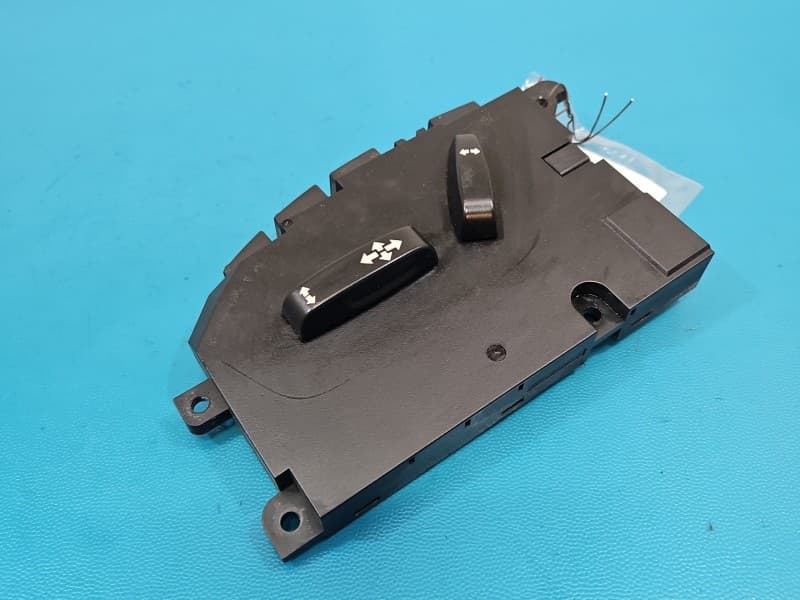 Przełącznik Regulacji fotela przód lewy Volvo XC60 I 08- 30659514